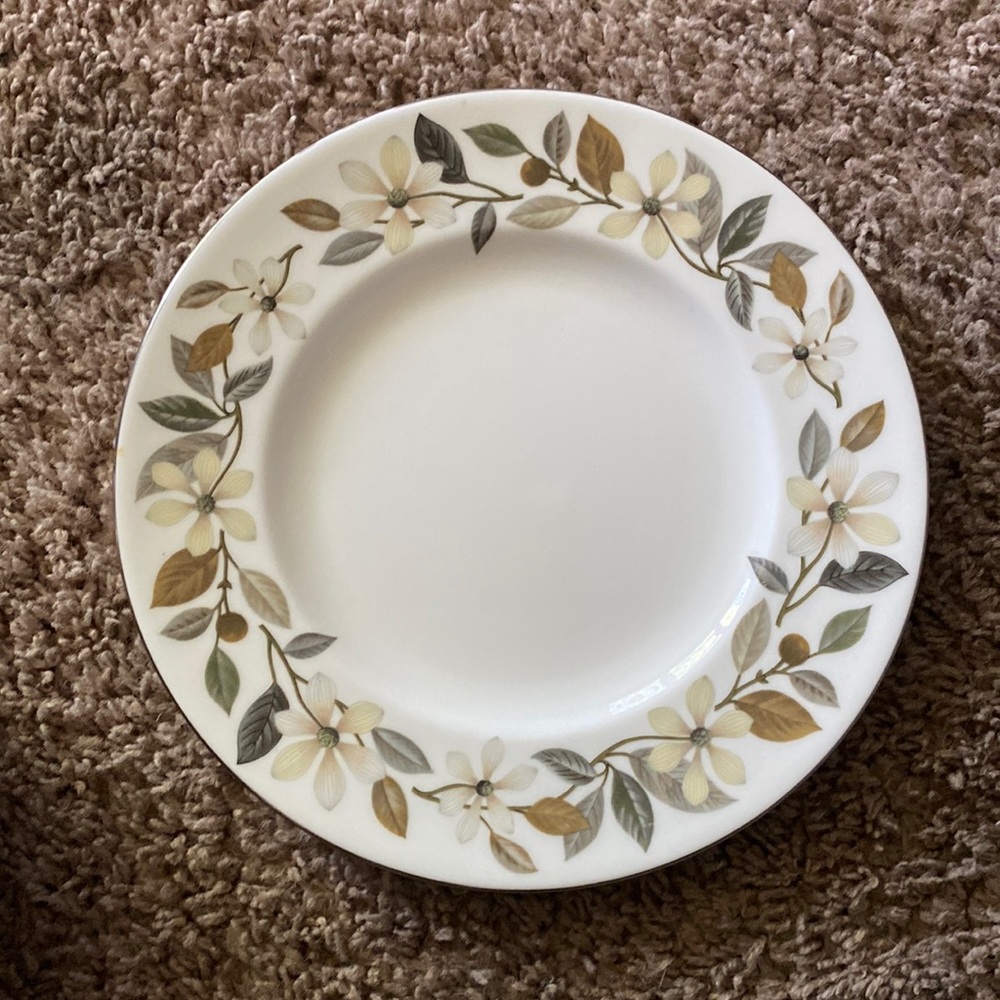 Six wegdwood bone china made in England beaconsfield AB2